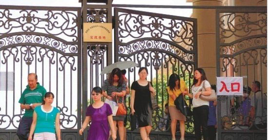 昆明“小升初”择校持续升温 公办初中受冷落